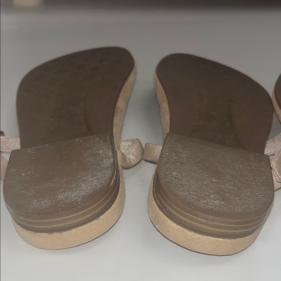 Vionic Women's Jada Style Sandals - White and Tan bundle both size 7 preowned - Picture 9 of 12